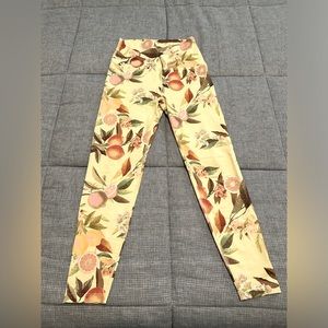 Beyond yoga lemon grove citrus legging, small/s, EUC